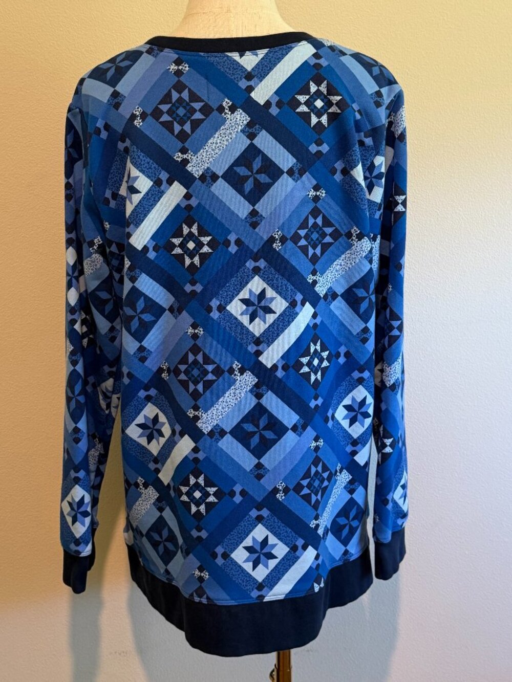 Lands End Blue Geometric Patchwork Serious Sweats Crewneck L - Picture 5 of 9